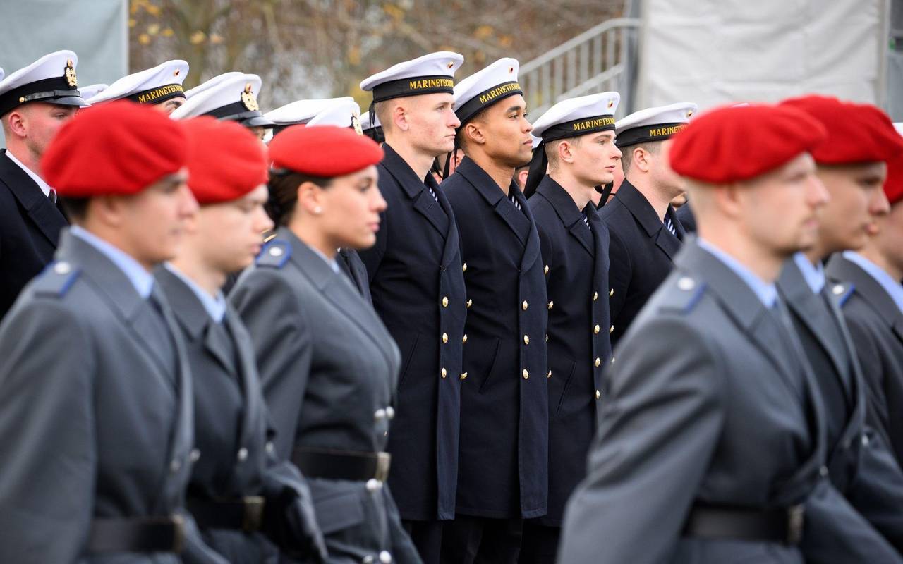 70. Jahrestag der Bundeswehr - Feierliches Gelöbnis