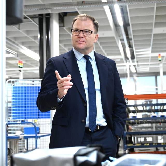 Bundesumweltminister Schneider besucht Rebuy