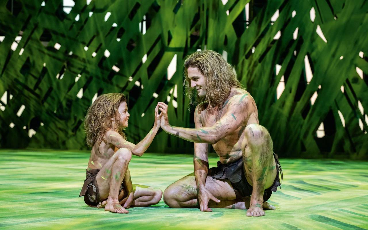 Alexander Klaws fliegt mit Sohn Lenny durch den Dschungel