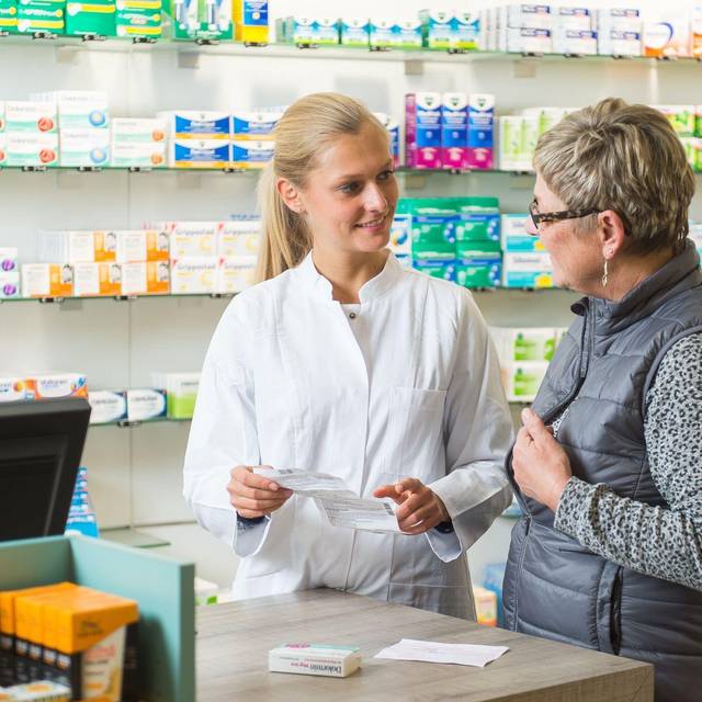 Kundenberatung in einer Apotheke