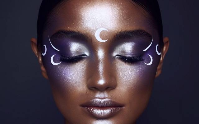Make-up für Karneval: Mondgöttin