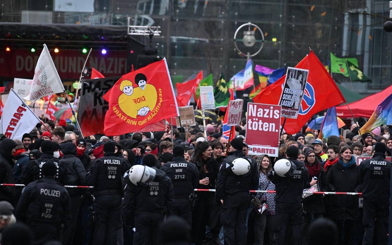 Proteste gegen Höcke-Rede