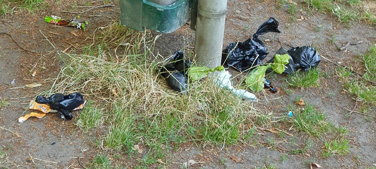 Ärger über vollen Mülleimer in Dülmen