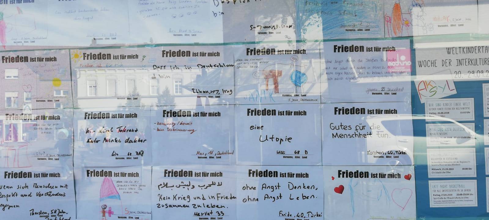 Kinder senden Botschaften für den Frieden
