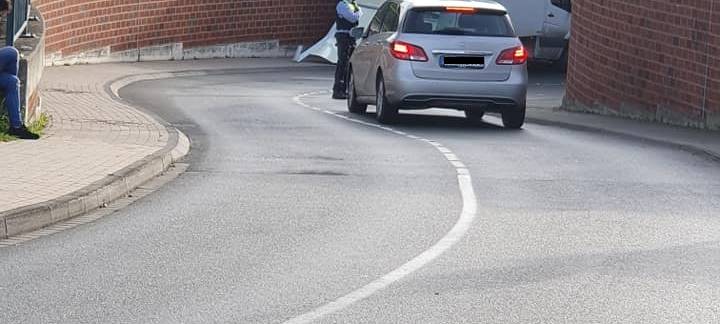 Lastwagen höher als Tunnel