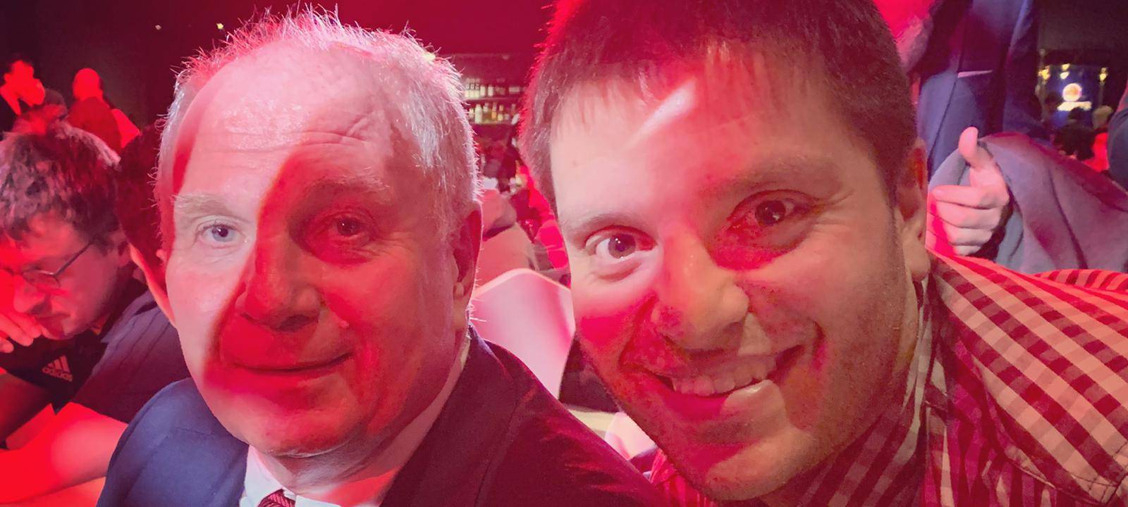 Bayernpräsident Uli Hoeneß legt Ämter nieder