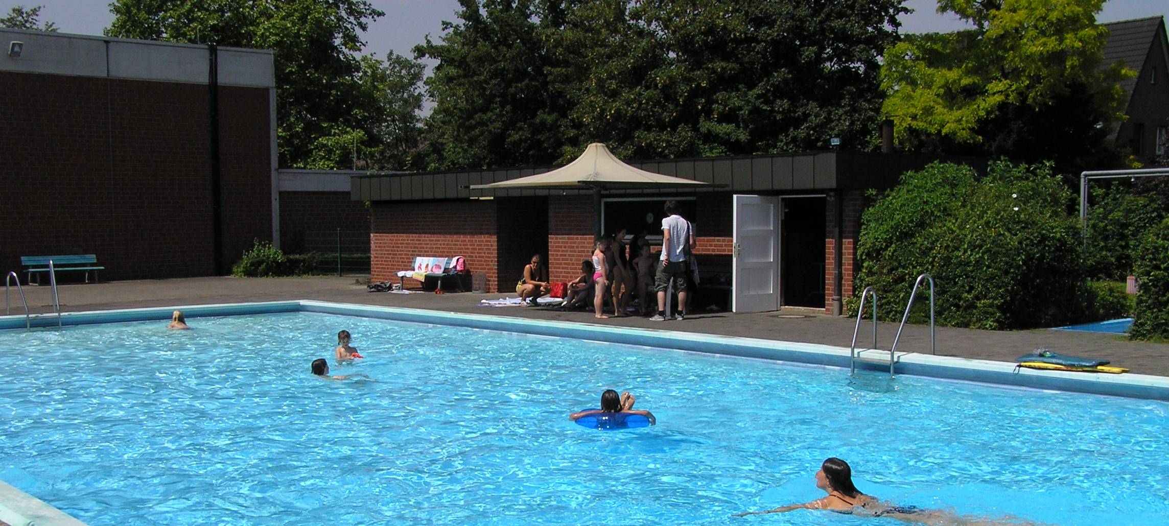 Aus Lehrschwimmbecken wird Spielwiese