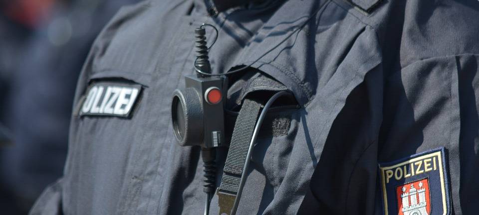 Erste Polizisten im Kreis mit Bodycams unterwegs