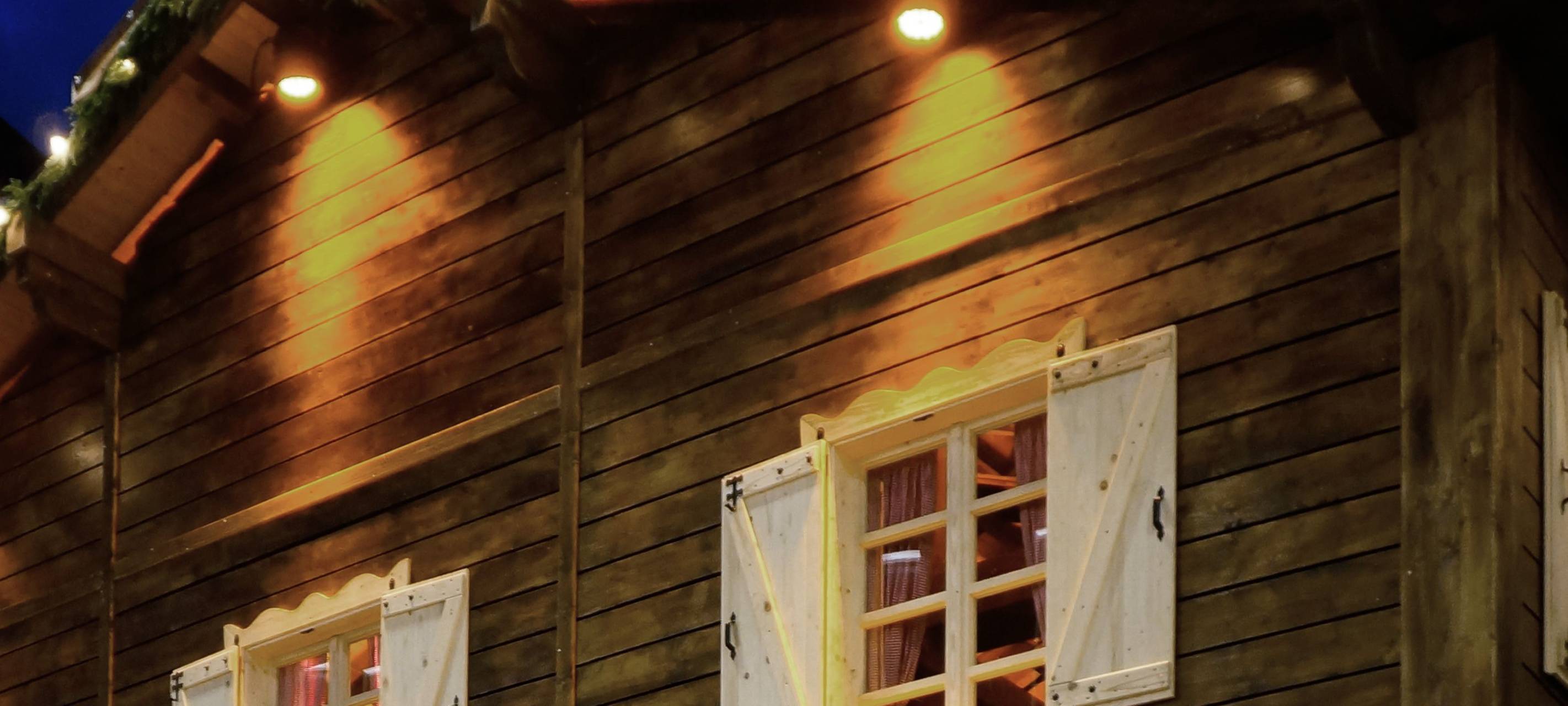 DÜLMEN: Aufbau Rodelhütte startet