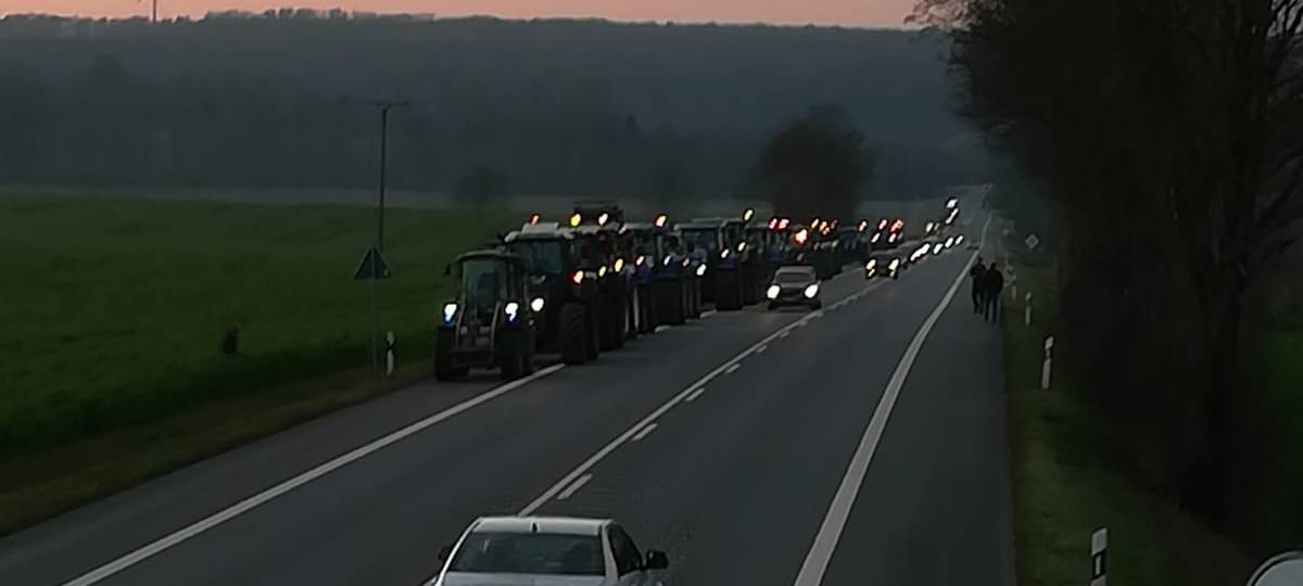 KREIS: Landwirte machen Flashmob