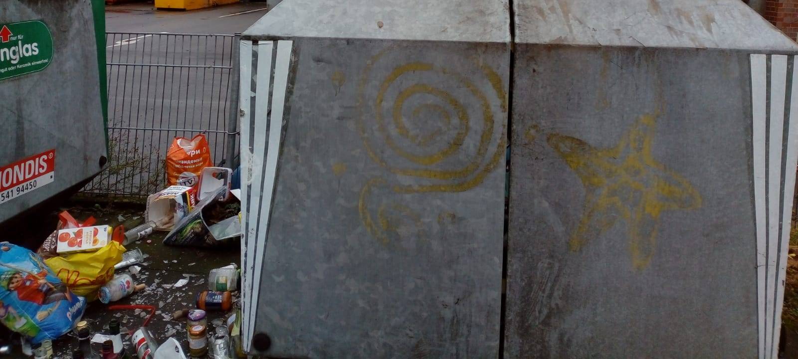 COESFELD: Schandfleck am Glascontainer