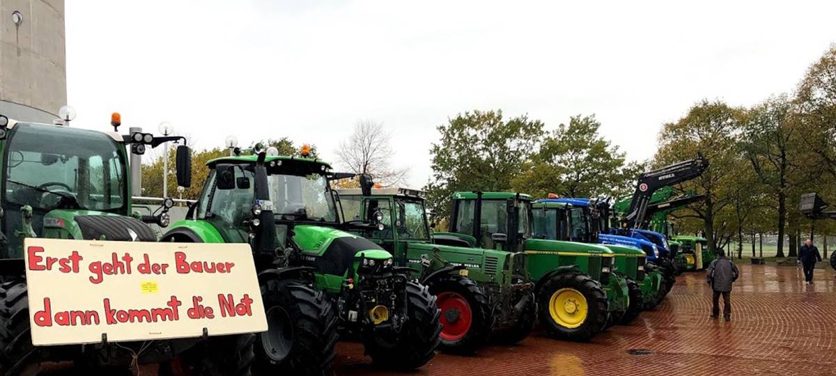KREIS: Trecker-Demo bei grüner Woche in Berlin