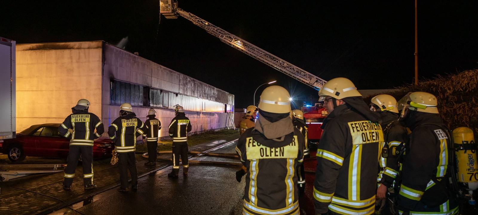 OLFEN: Großbrand im Gewerbegebiet