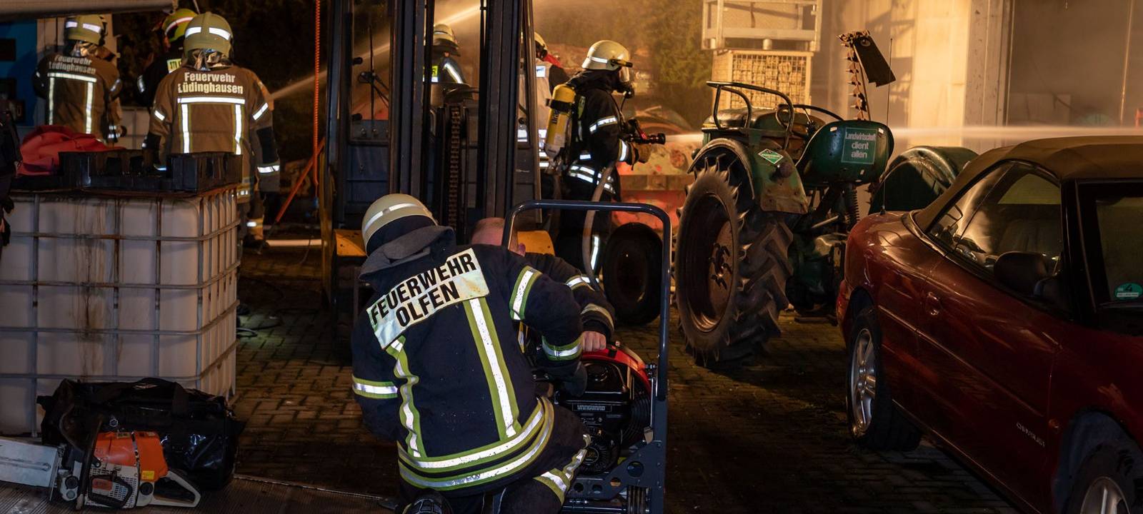 OLFEN: Großbrand im Gewerbegebiet