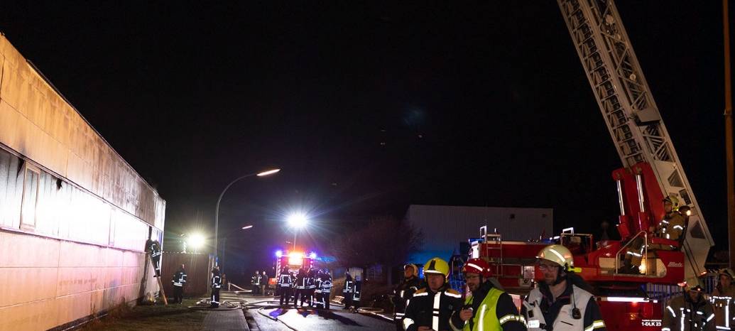 OLFEN: Großbrand im Gewerbegebiet