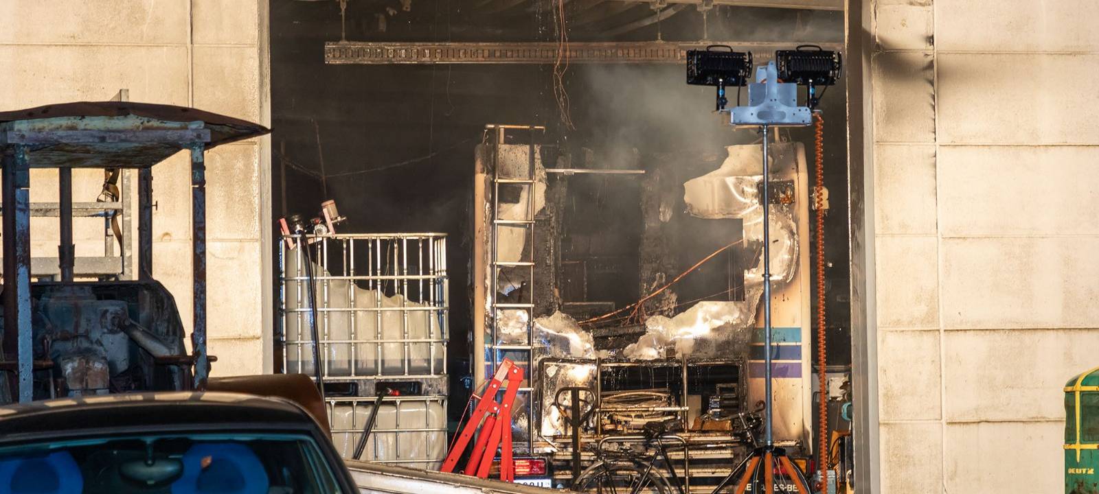 OLFEN: Großbrand im Gewerbegebiet