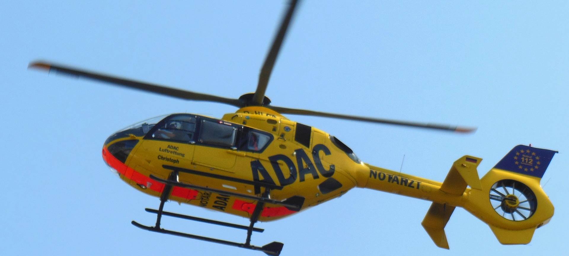 DÜLMEN: Hubschrauber auf der Suche nach einem Feuer