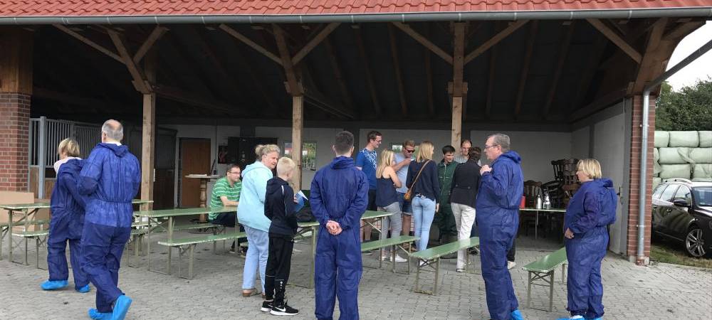 KREIS: Landwirte spenden Schutzkleidung