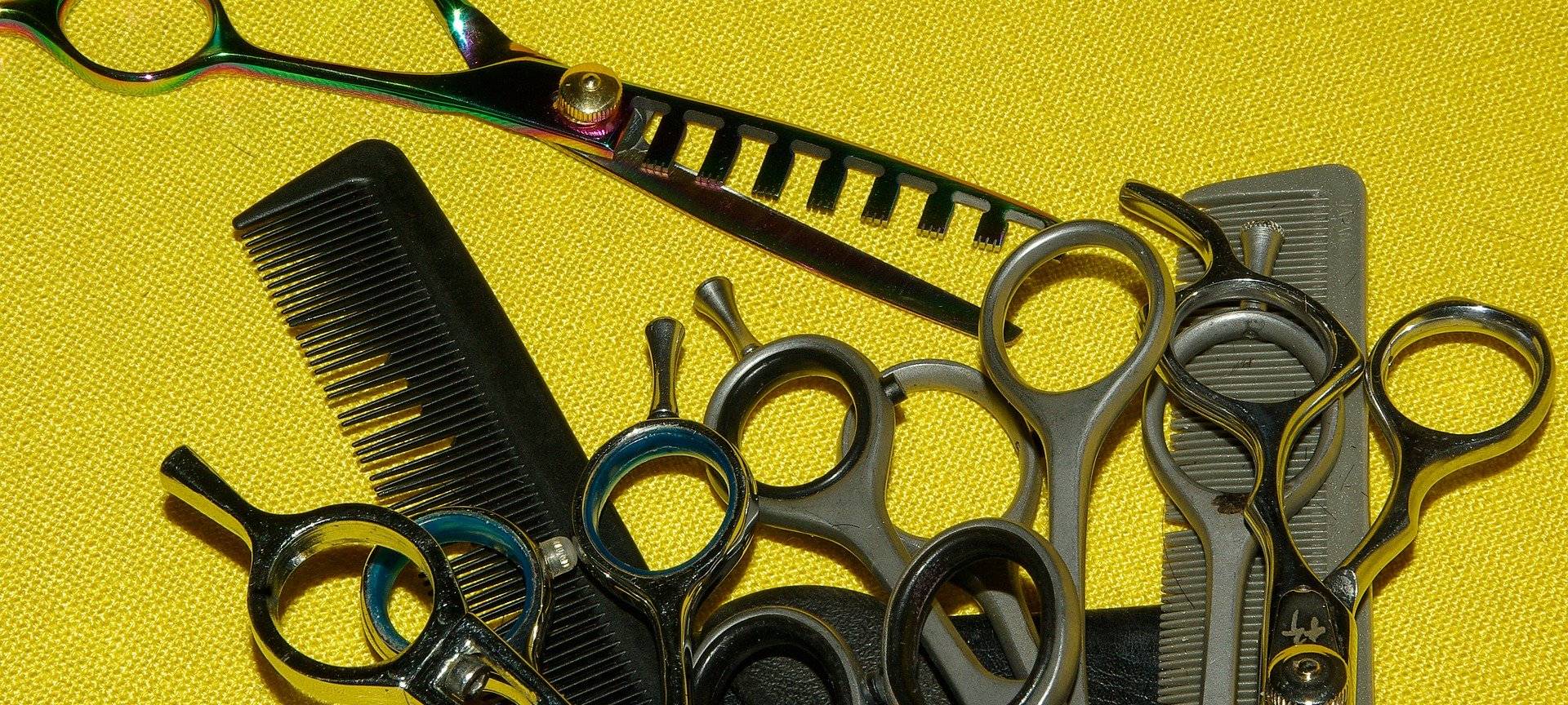 KREIS: Friseure mit erstem Öffnungstag zufrieden