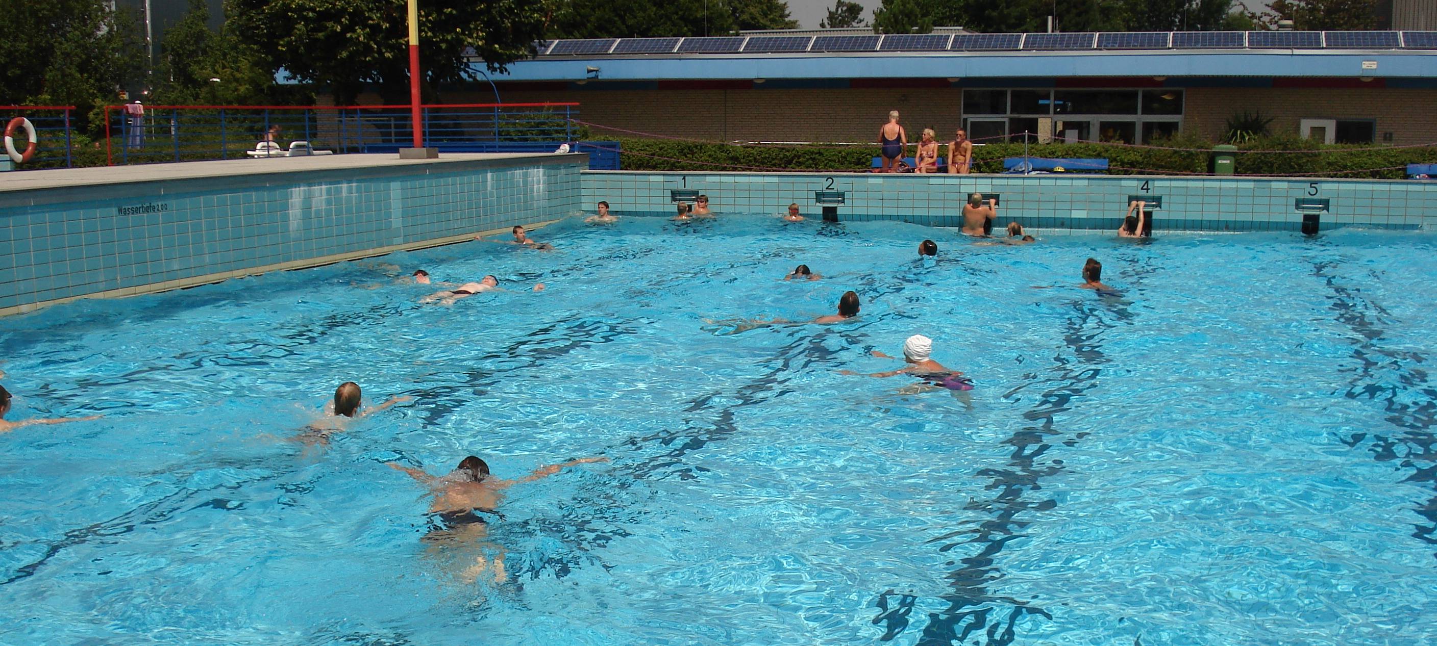 NOTTULN: Wellenfreibad wieder geöffnet