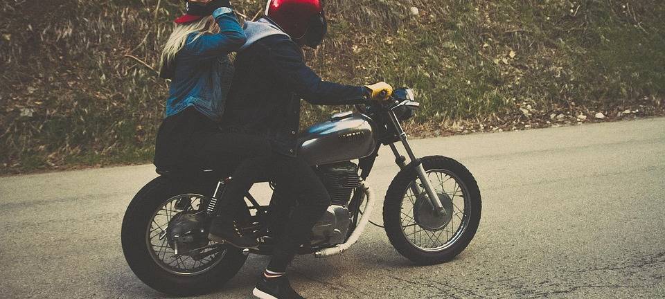 KREIS: Motorradfahrer viel zu schnell unterwegs