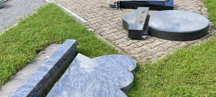 ASCHEBERG: Vandalen zerstören Grabsteine