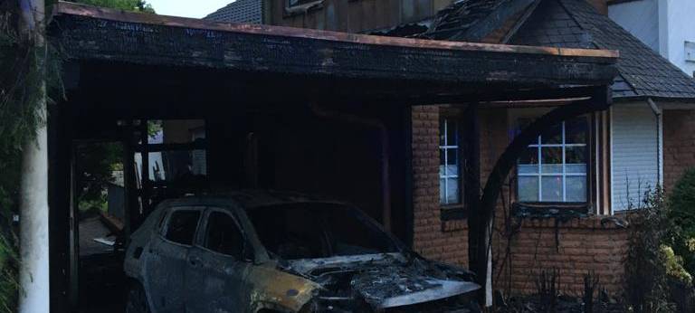 SCHAPDETTEN: Schon wieder brennendes Auto