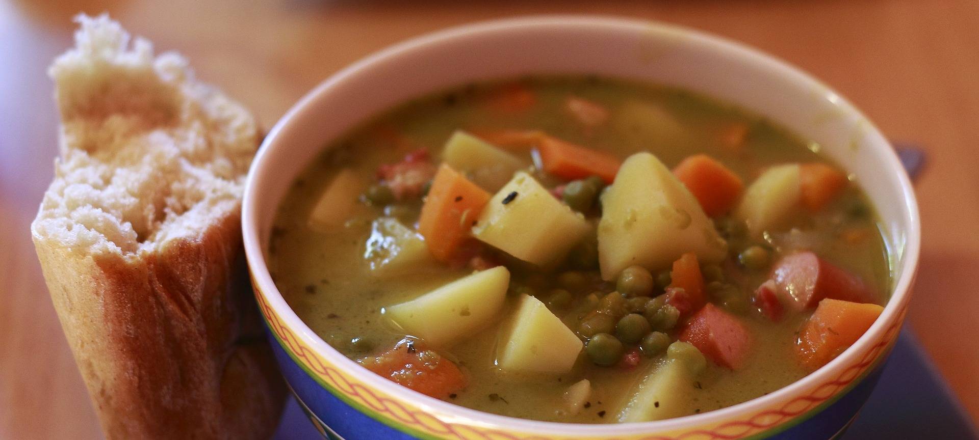 DRK Buldern verkauft Erbsensuppe