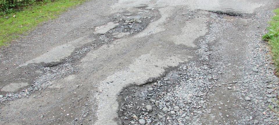 KREIS: Viele Frostschäden auf Straßen