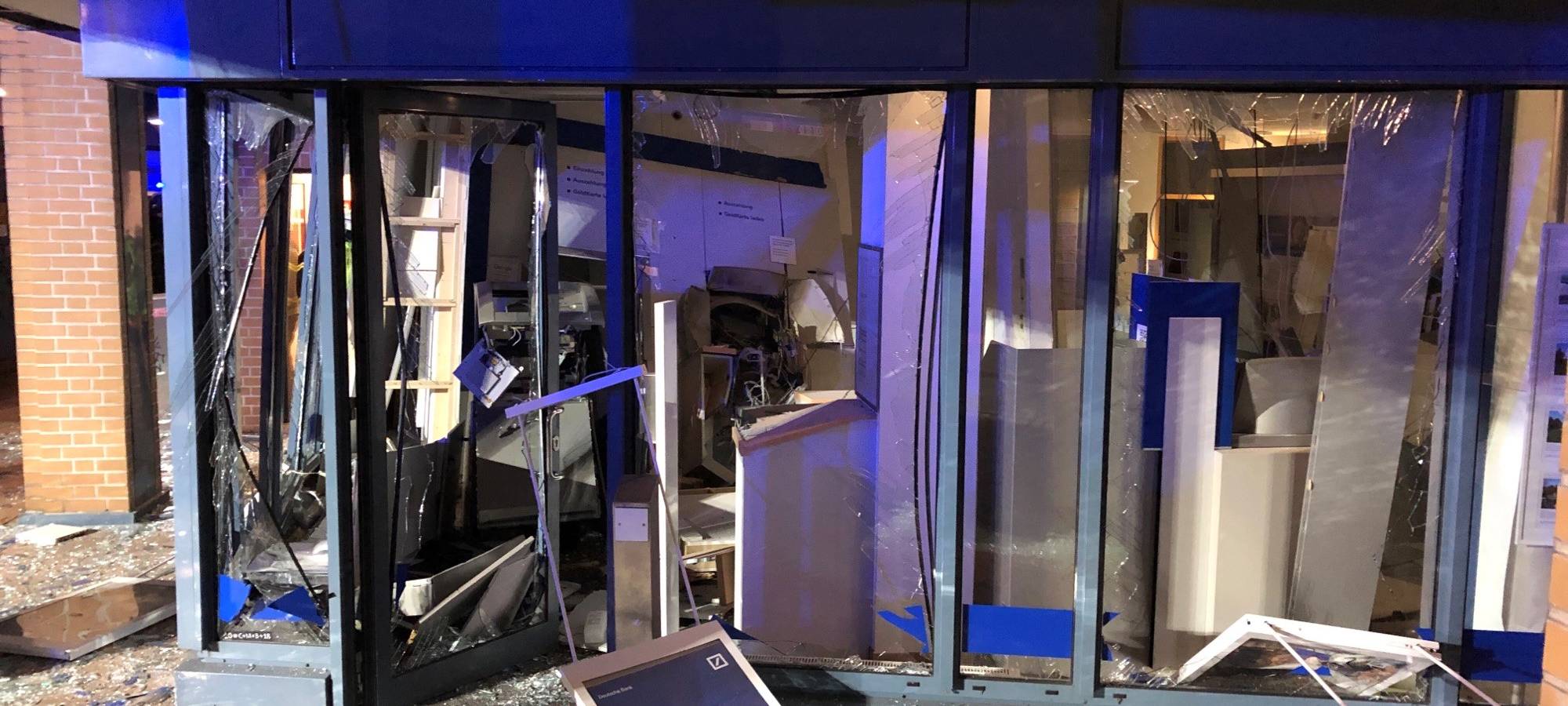 DÜLMEN: Geldautomat gesprengt, eine Festnahme