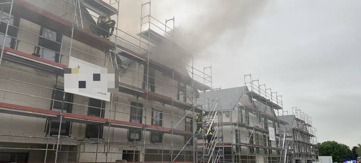 NORDKIRCHEN: Dachstuhlbrand am Abend