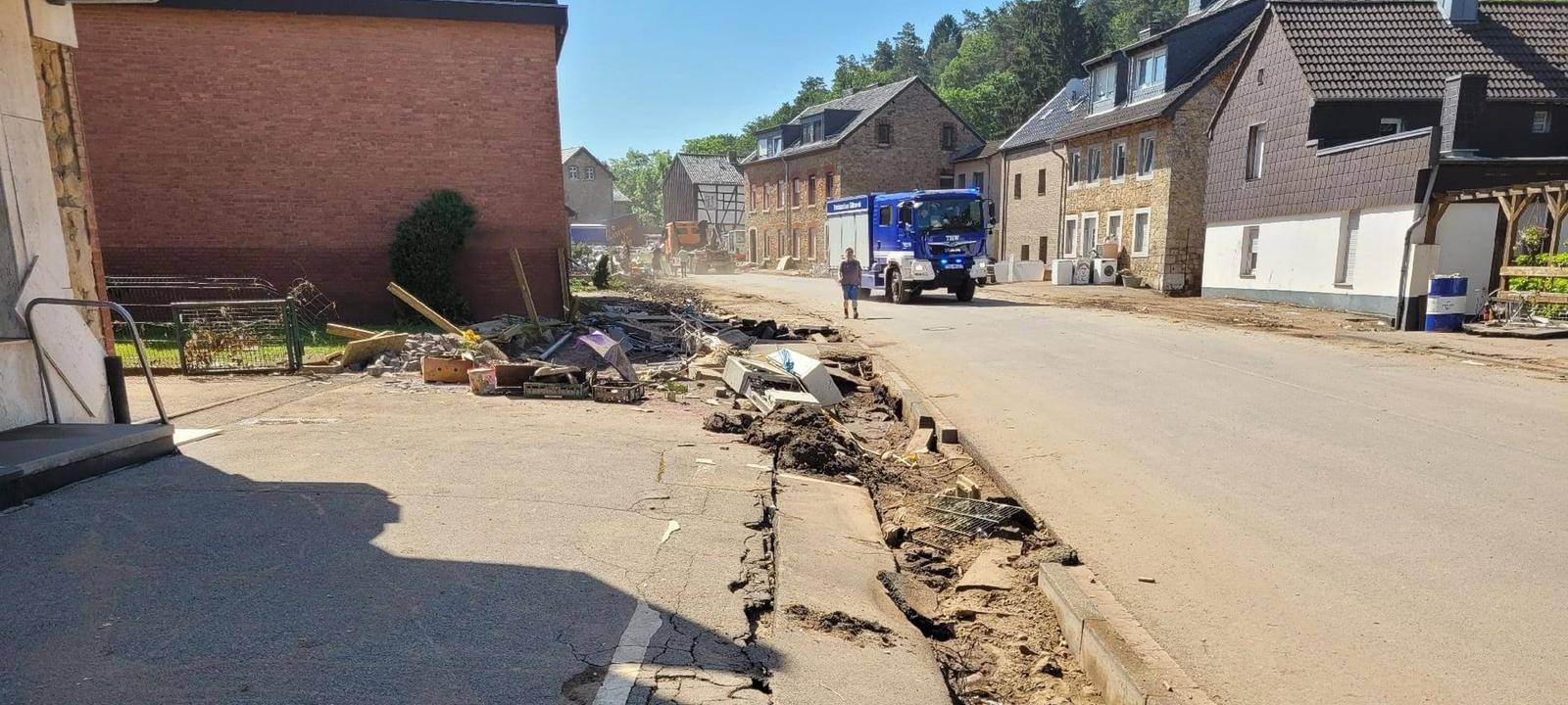 KREIS: Helfer fahren erneut in Hochwassergebiete