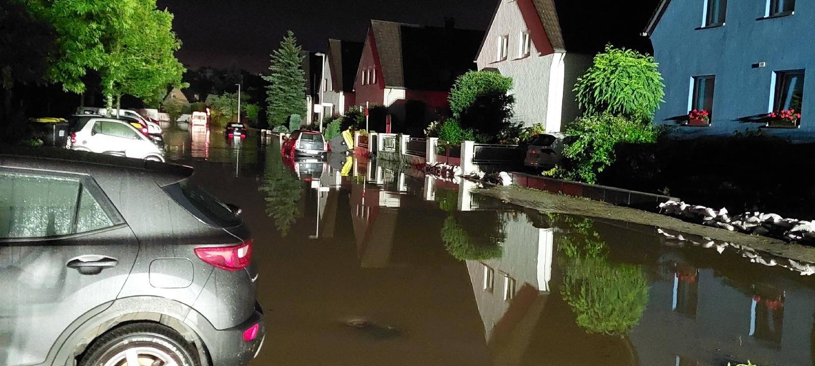 KREIS: Autowaschen und Party für Hochwasseropfer