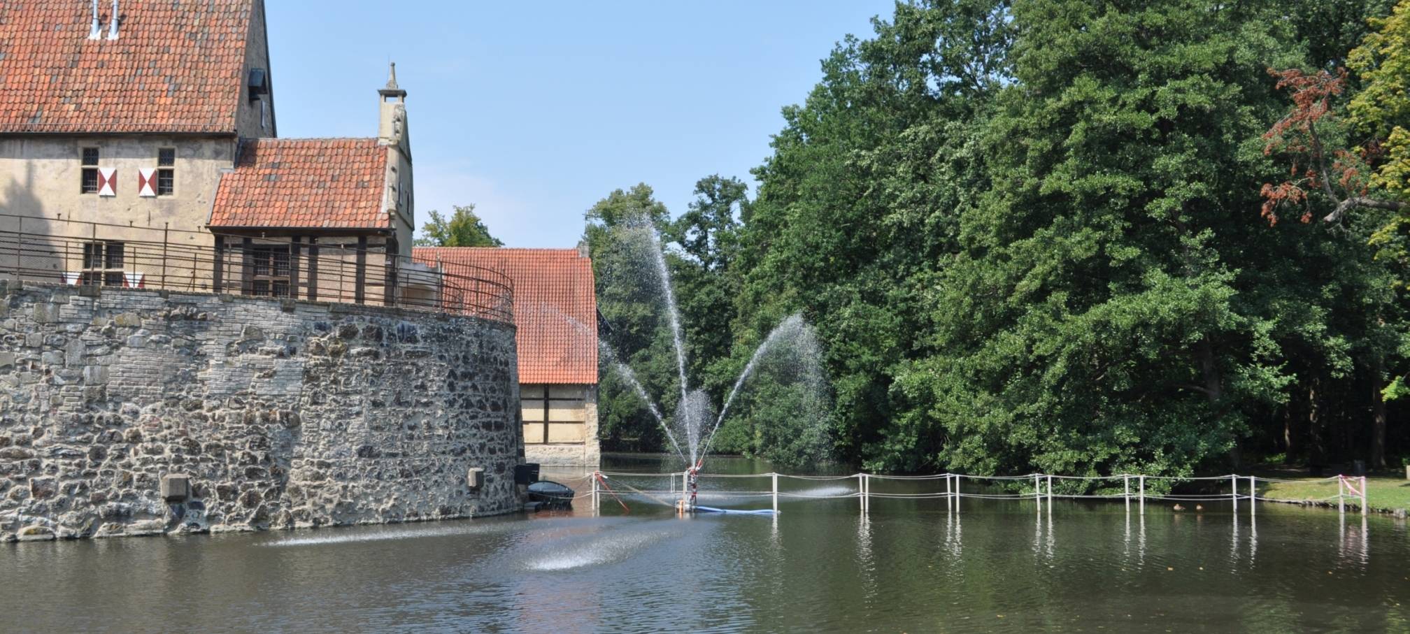 LÜDINGHAUSEN: Hilfe für Enten an der Gräfte