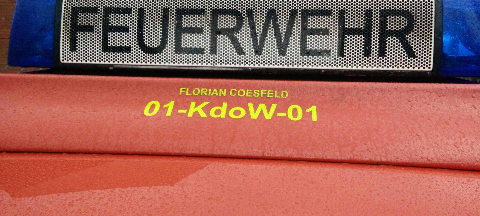COESFELD: Feuerwehr löscht brennendes Auto