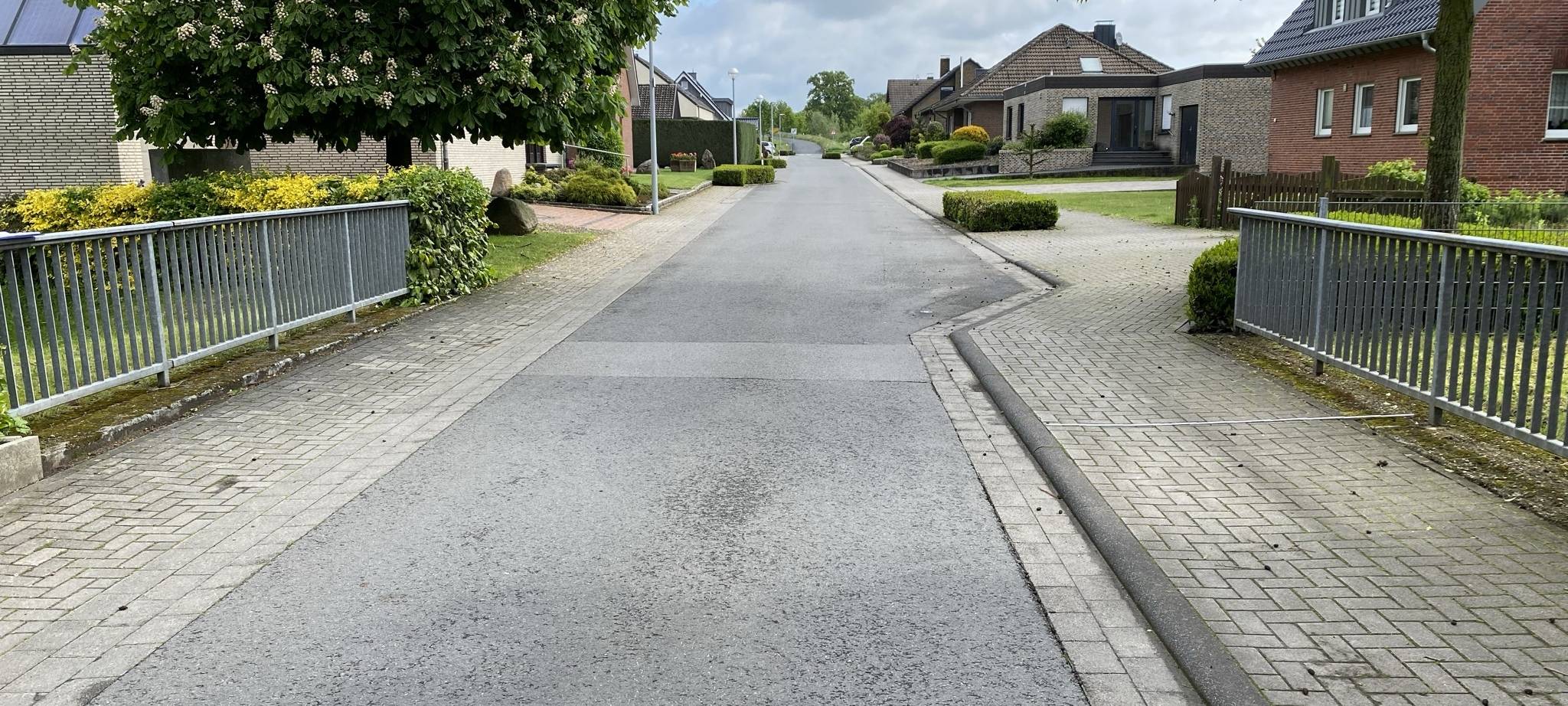 LETTE: Bremshügel in der Paßstiege
