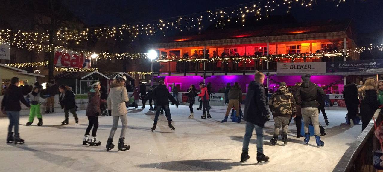 DÜLMEN: Erste Arbeiten für Eisbahn
