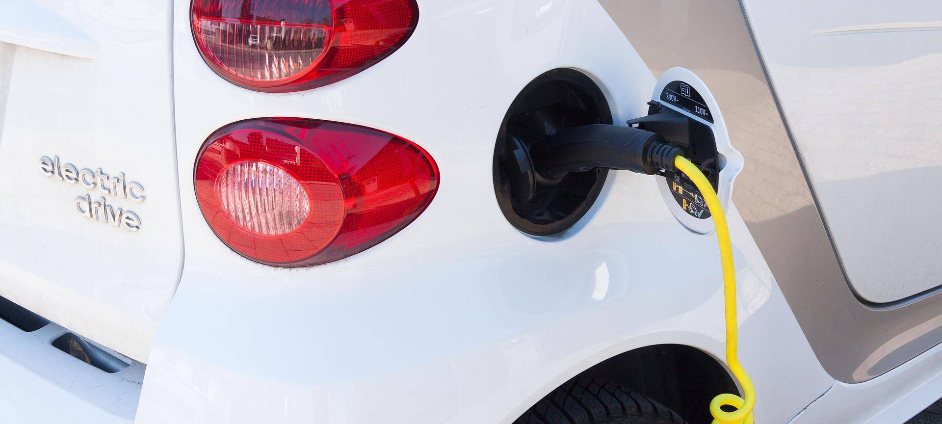 Ihr Thema im Radio: E-Autofrühling