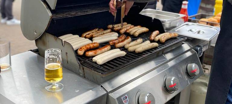 Olfens Bürgermeister am Grill