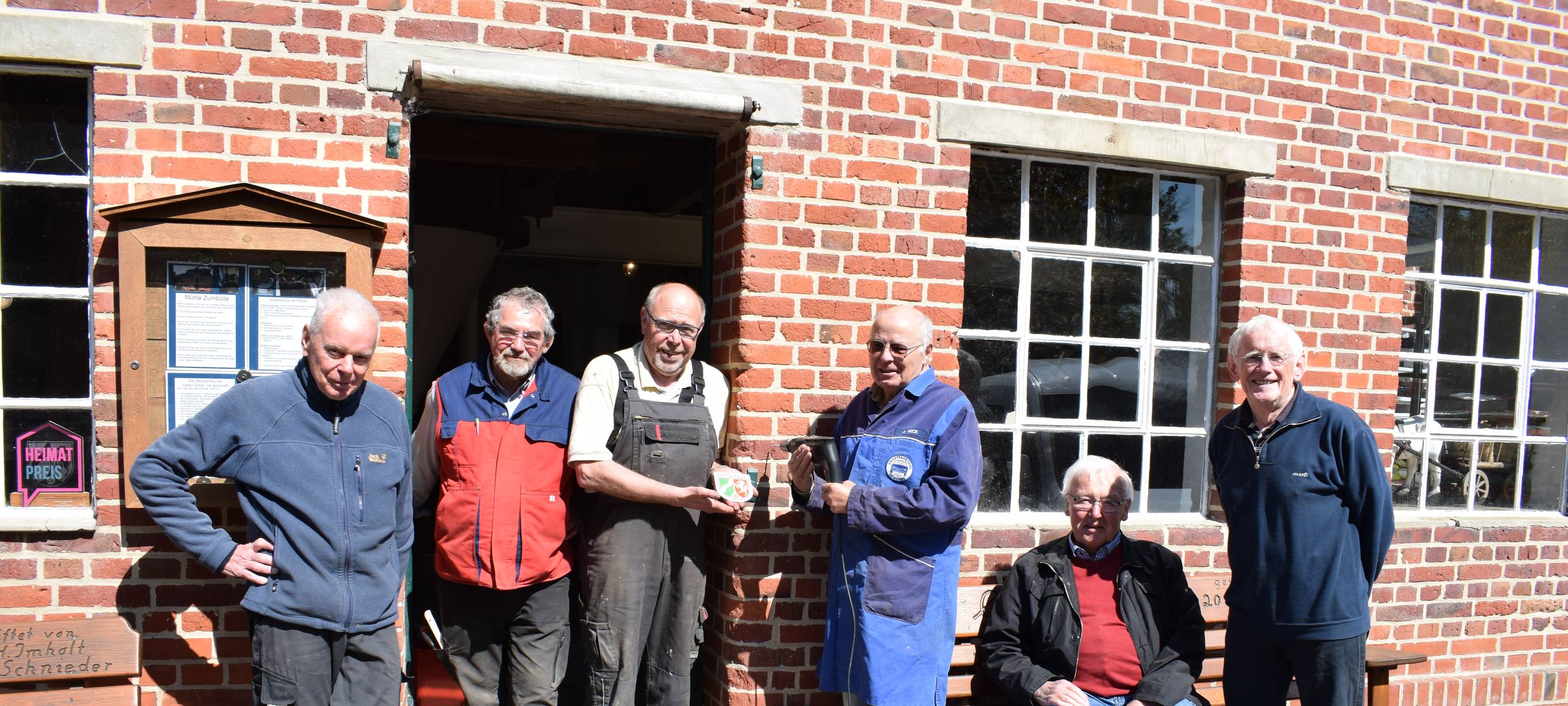 NOTTULN: Denkmalschutz-Plakette für Mühle