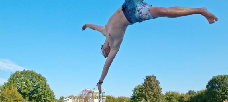KREIS: Eltern verletzen Aufsichtspflicht im Freibad