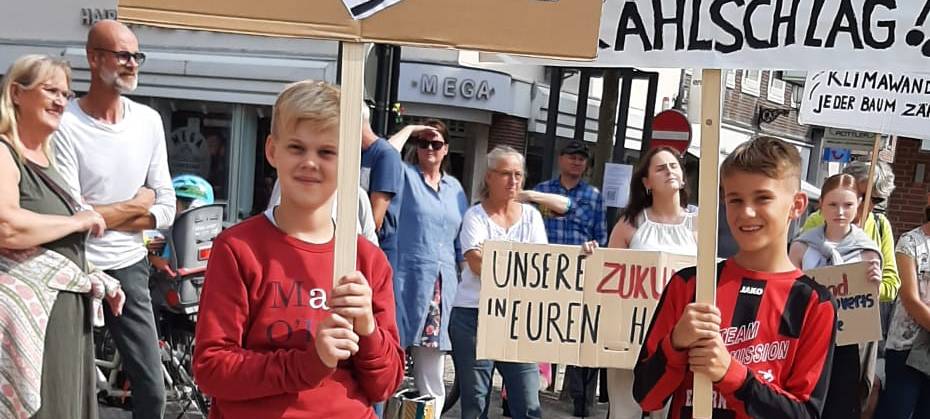 LÜDINGHAUSEN: Große Resonanz bei Baum-Demo