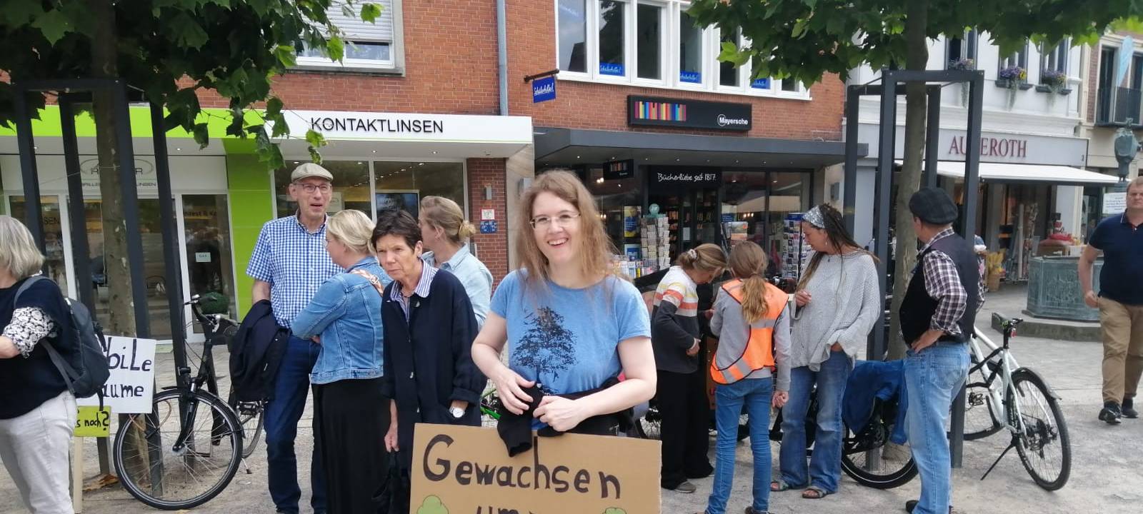 LÜDINGHAUSEN: Große Resonanz bei Baum-Demo