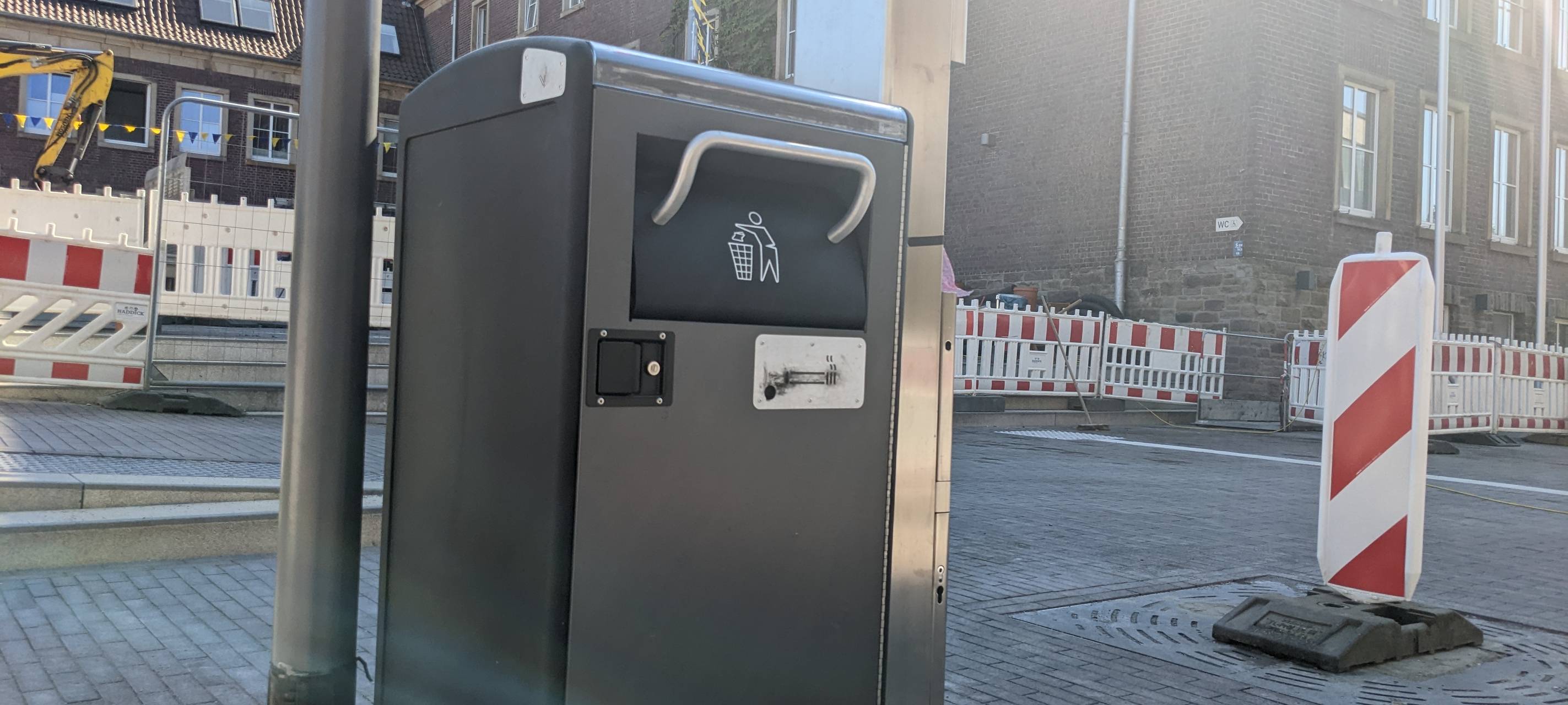 DÜLMEN: Weitere Solarpapierkörbe aufgestellt