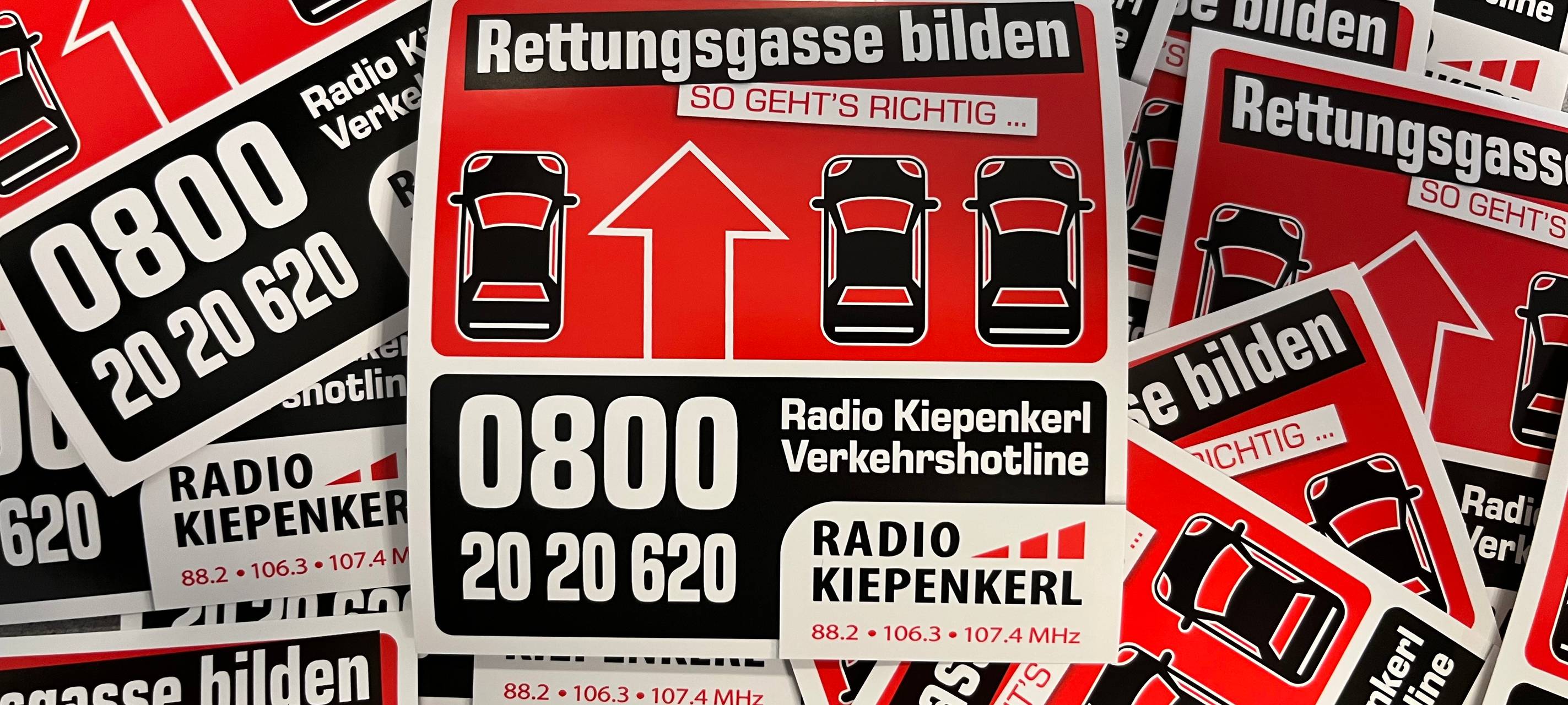Bei Stau: Rettungsgasse bilden