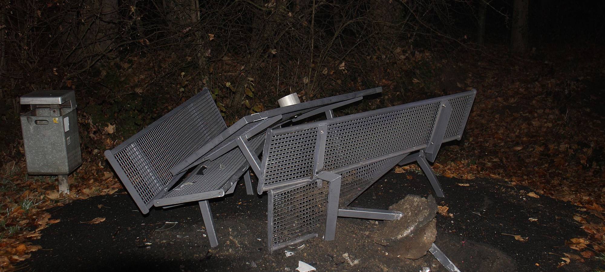 BILLERBECK: Sitzgruppe zerstört