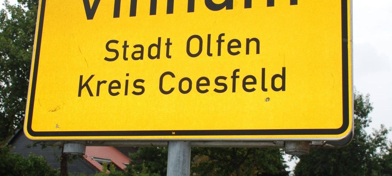 VINNUM: Einweihung neues Spielfeld