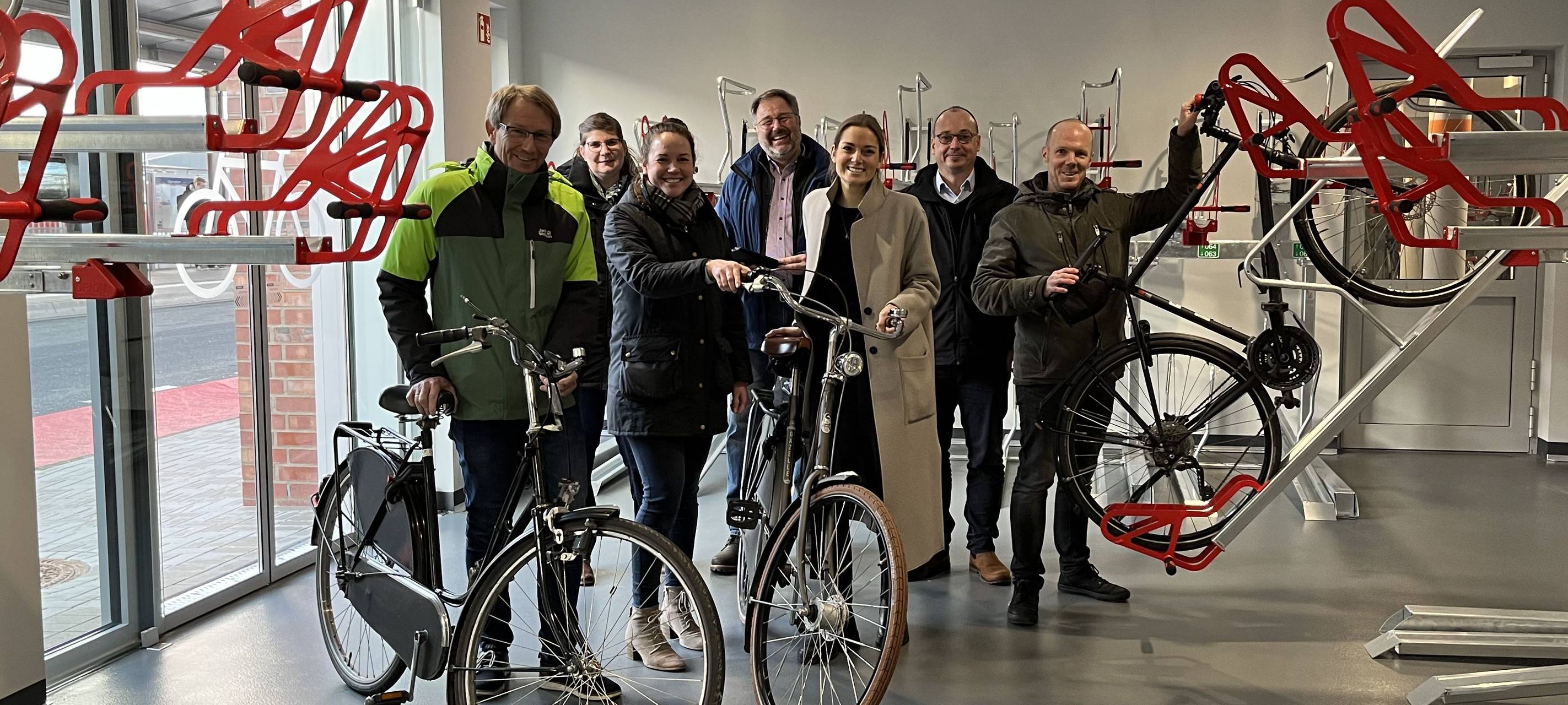 COESFELD: Abschließbares Fahrradparkhaus eröffnet