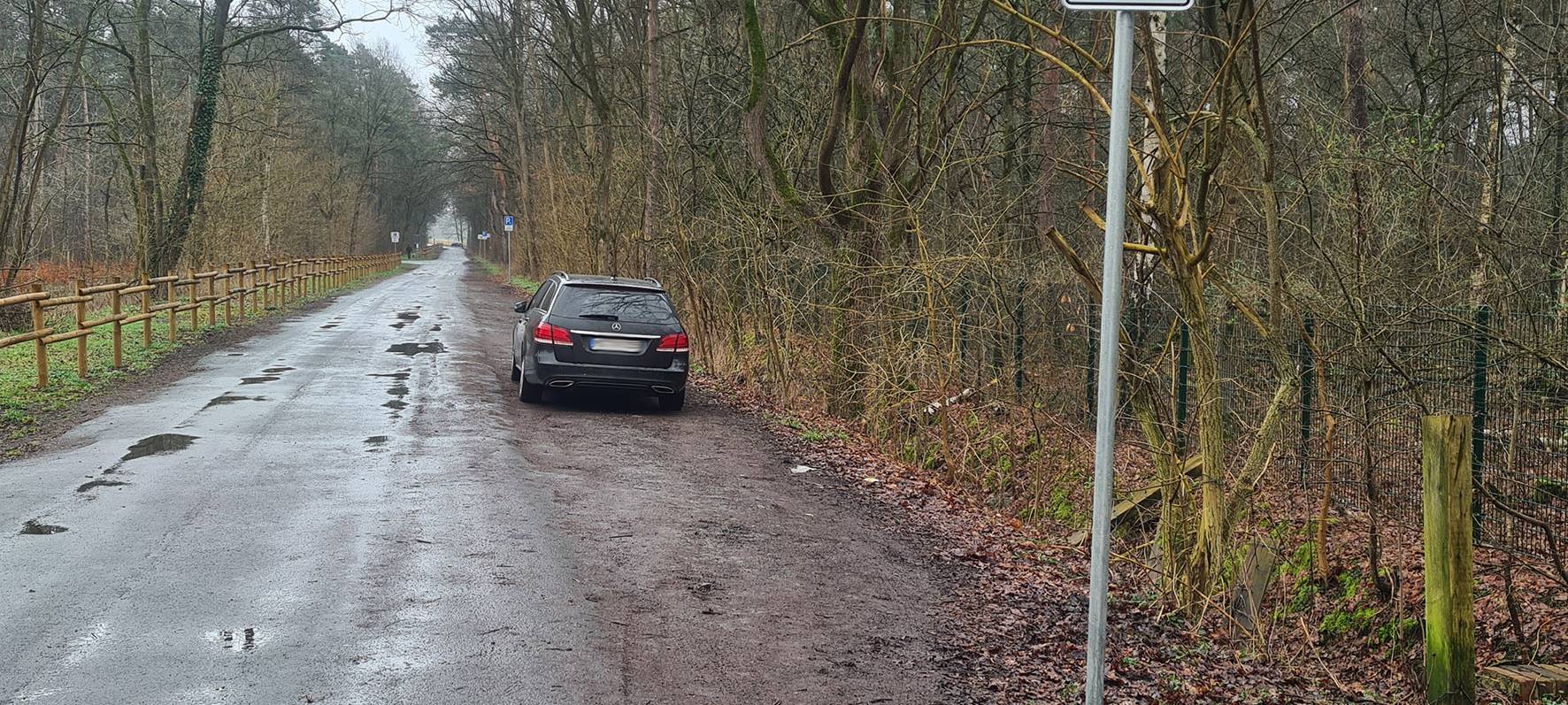DÜLMEN: Parken auf Randstreifen