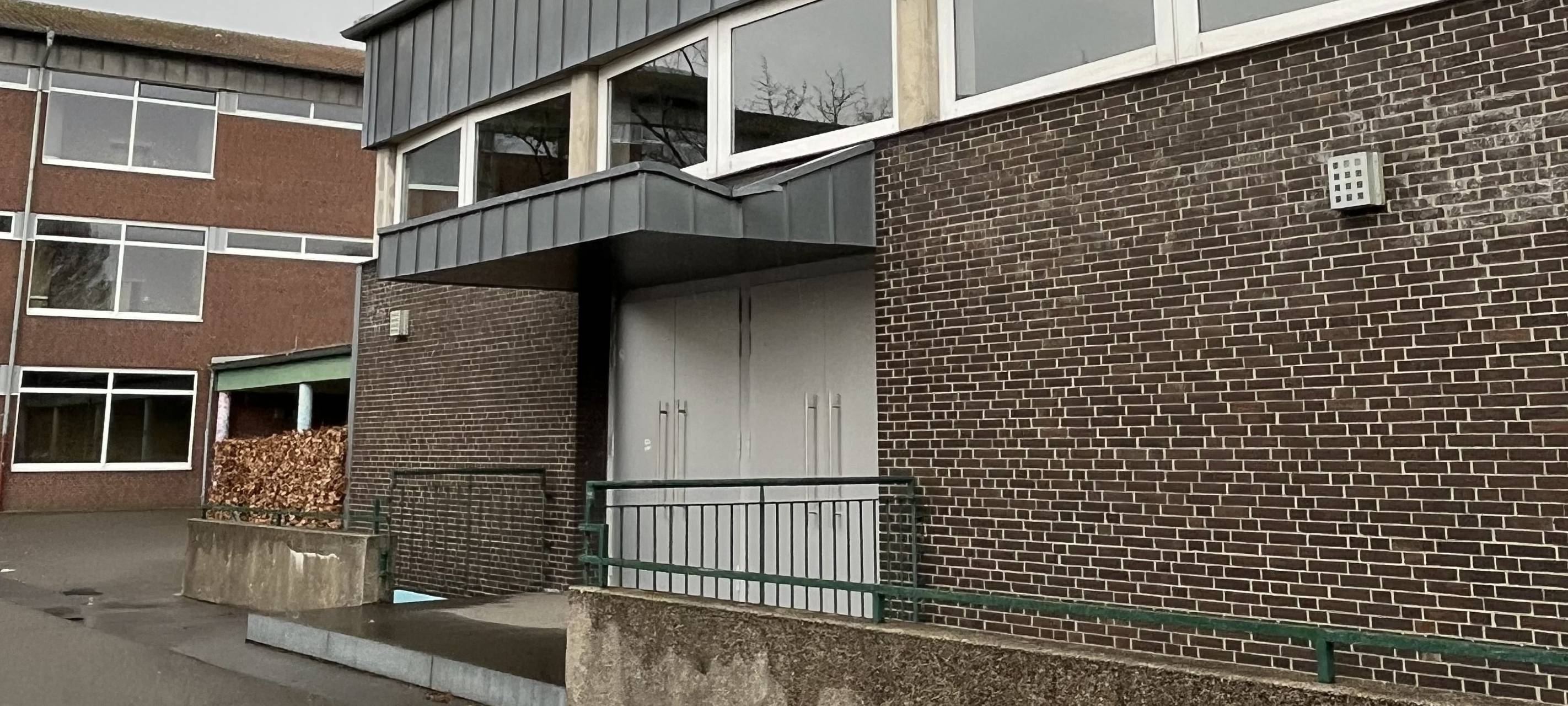 COESFELD: Aula-Decke abgesackt